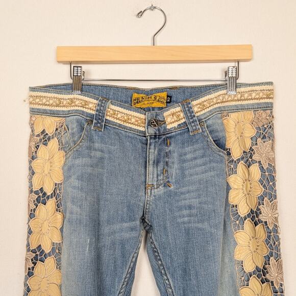 Vintage Allen B. Y2K Patchwork Lace Cream Floral Flare Jeans Size 32 - Picture 4 of 8
